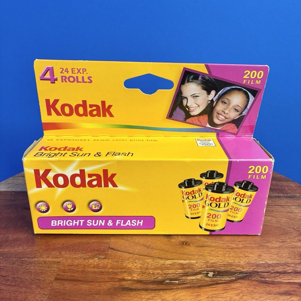 KODAK Gold 200 - 4 Pack Bright Sun Flash 24 EXP. Rolls 35mm Color Film Exp 01/08